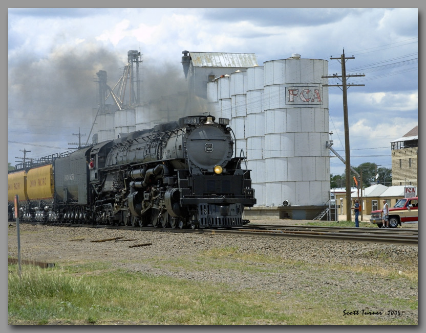 Photo: UP Challenger 3985 steams through Ogallala, NE westbound