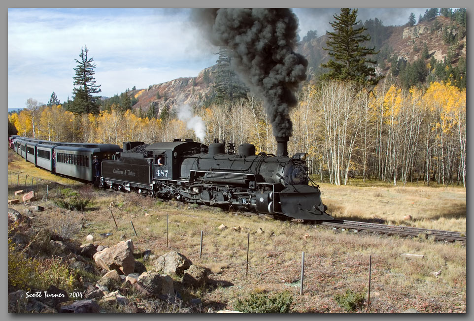 Photo: Cumbres & Toltec #487 leaving The Narrows